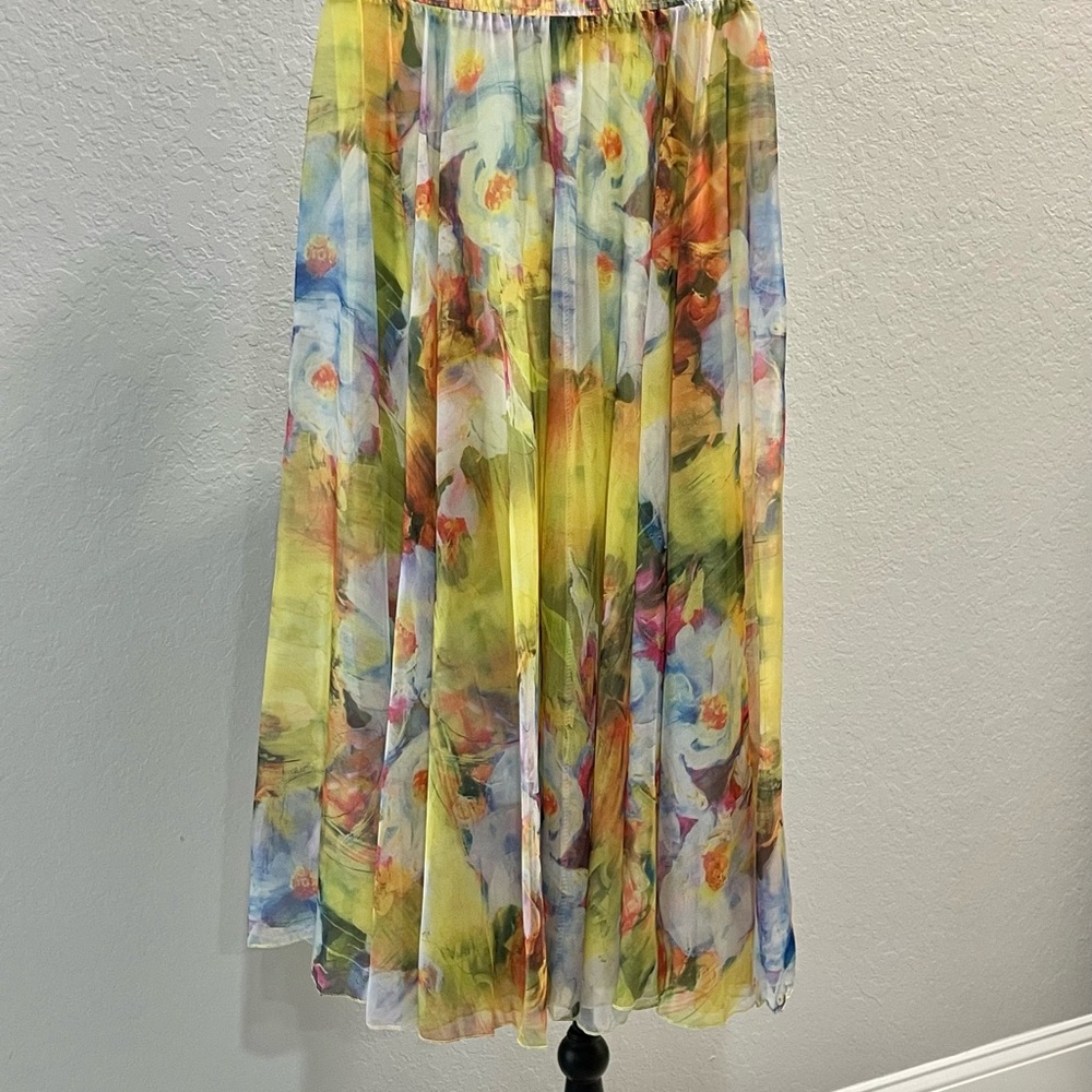 Woman’s Chiffon Floral Multicolor Maxi Skirt- US M - Picture 2 of 9